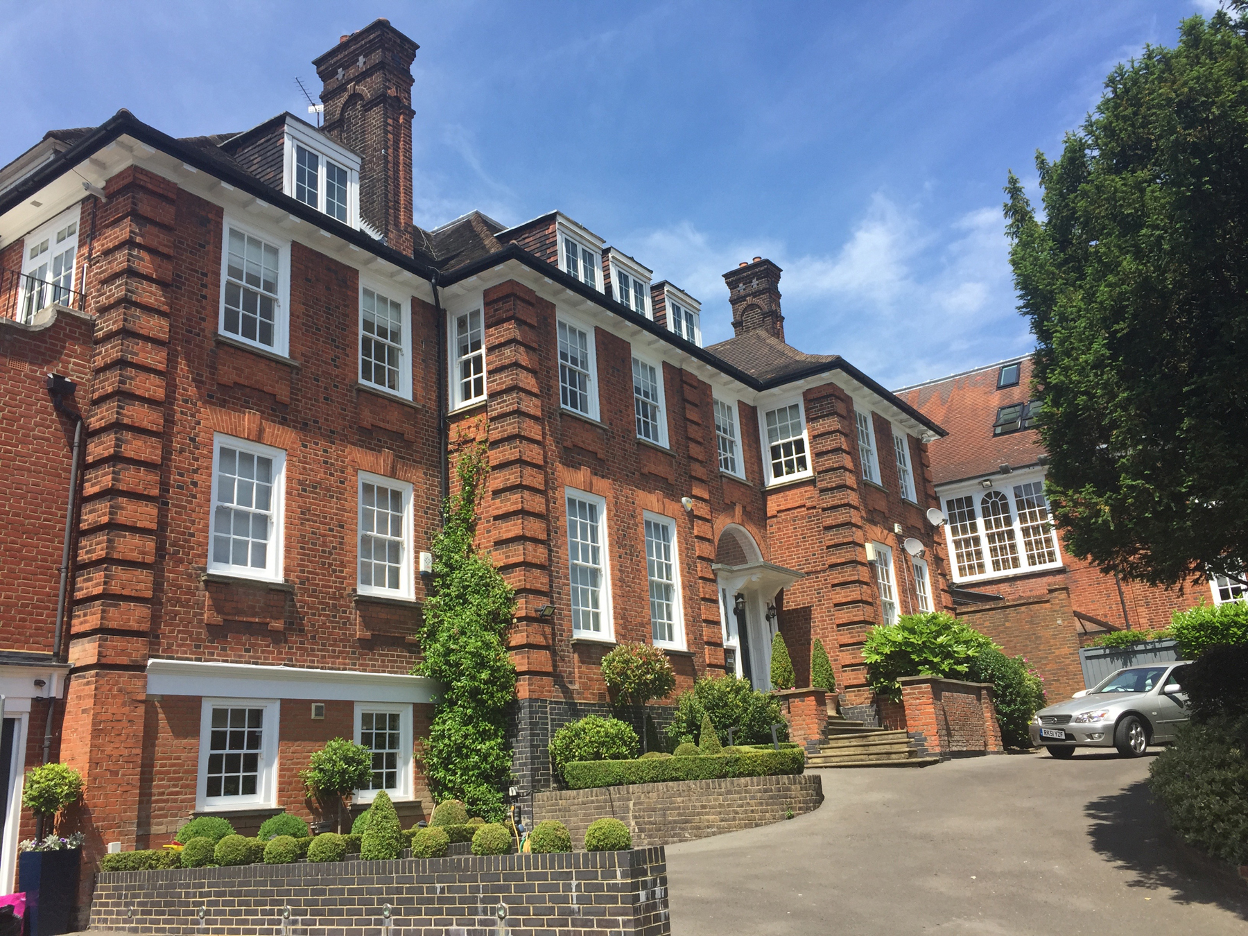 Hampstead Flats, North London — photo 1 of 10
