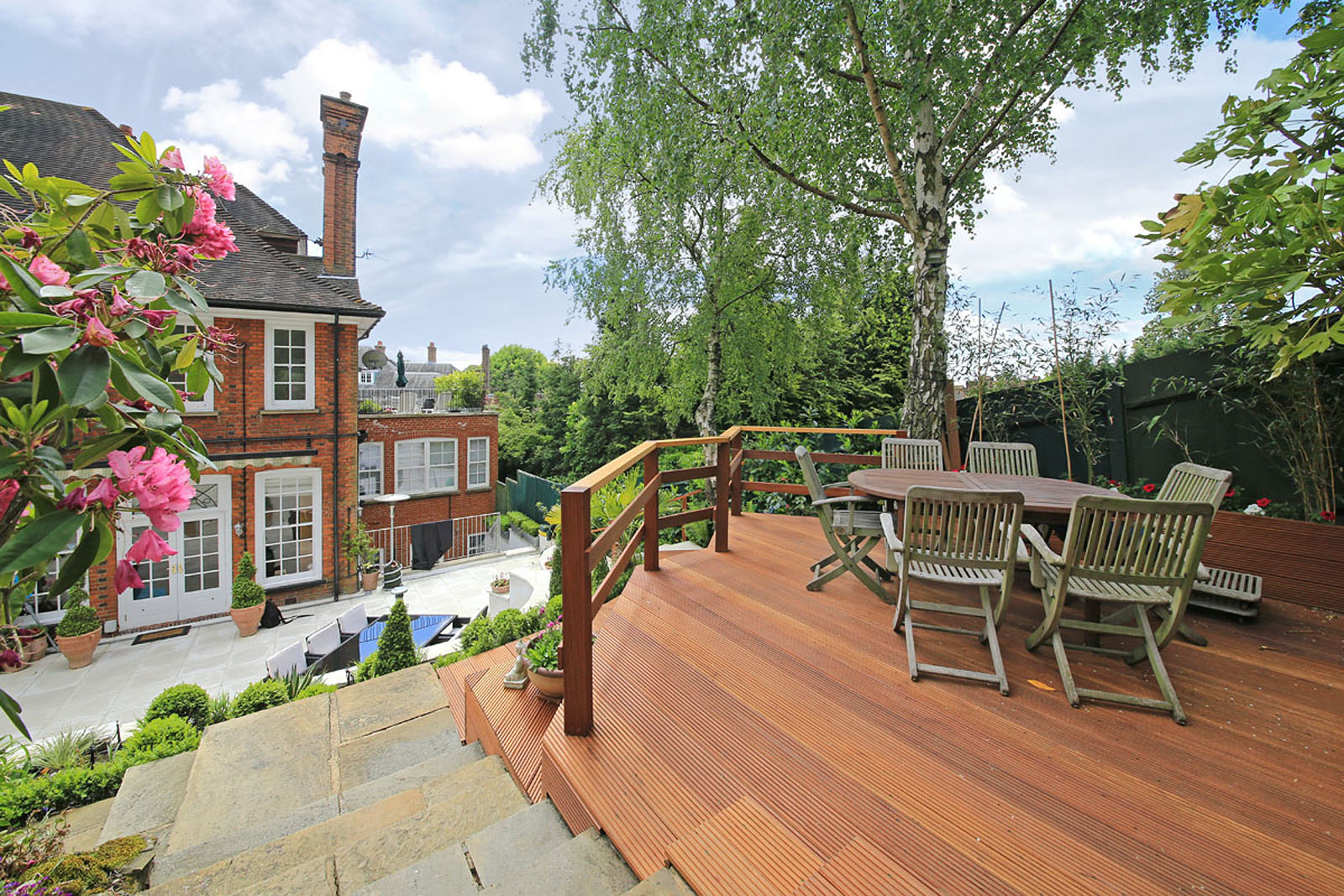 Hampstead Garden, North London — photo 1 of 10