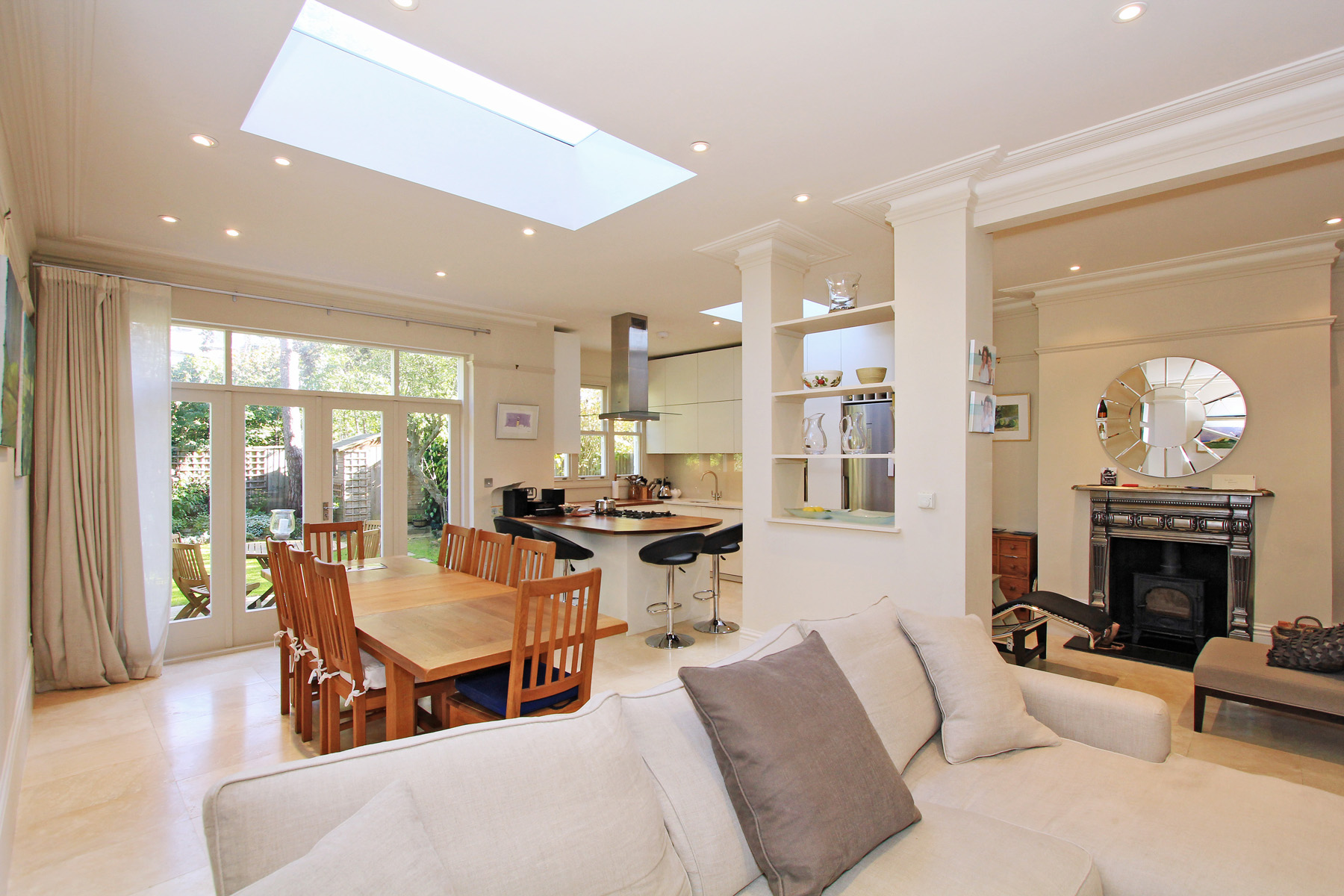 Midhurst Avenue, Muswell Hill — photo 1 of 20